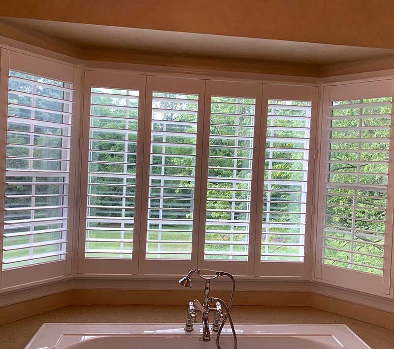 Berniker-Decorators-Fabric-Shutters